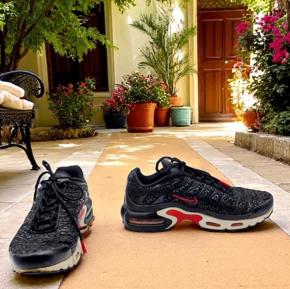 Nike Air Max Plus Premium Black Red Leopard Sz 8 BV6116-001 2018 - Picture 1 of 13
